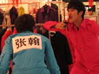 给力小子“大闹百货”激烈开战